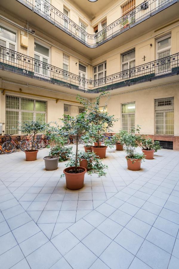 Imperial Suite With Basilika And Castle View Need Reservation For Free Parking Budapest Eksteriør billede